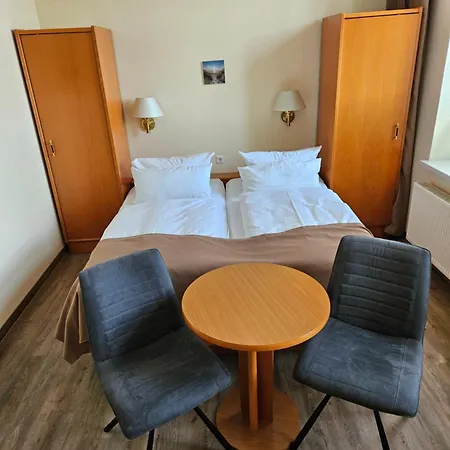 מלון Parkhotel Del Mar 3*