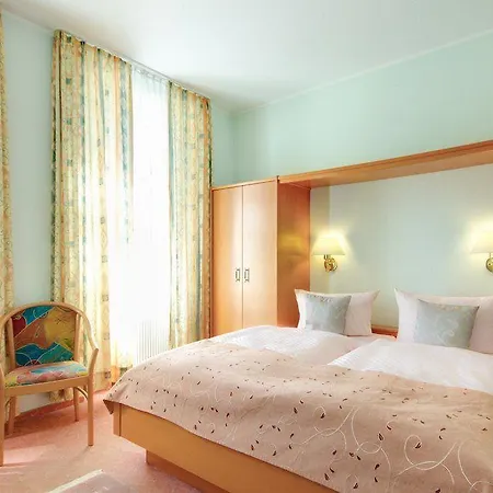 מלון Parkhotel Del Mar 3*