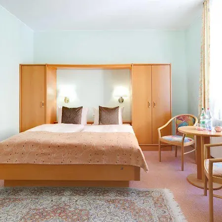 מלון Parkhotel Del Mar 3*