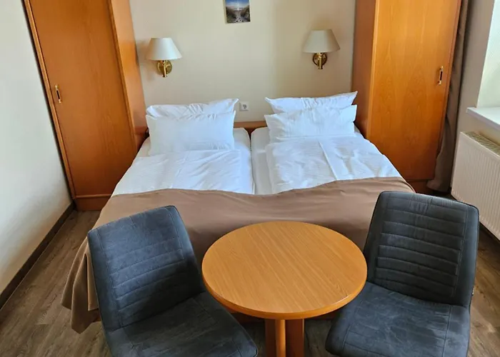 מלון Parkhotel Del Mar 3*