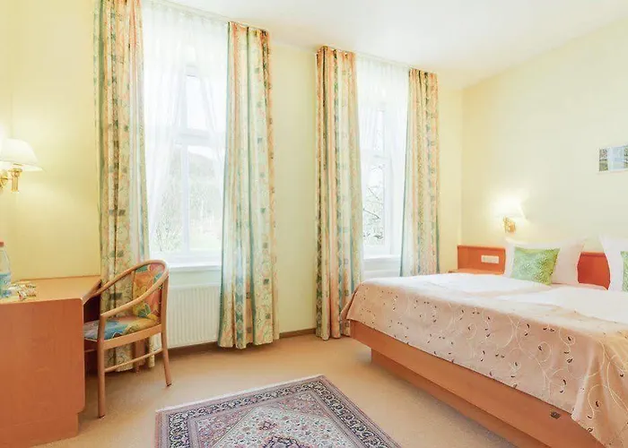 Отель Parkhotel Del Mar